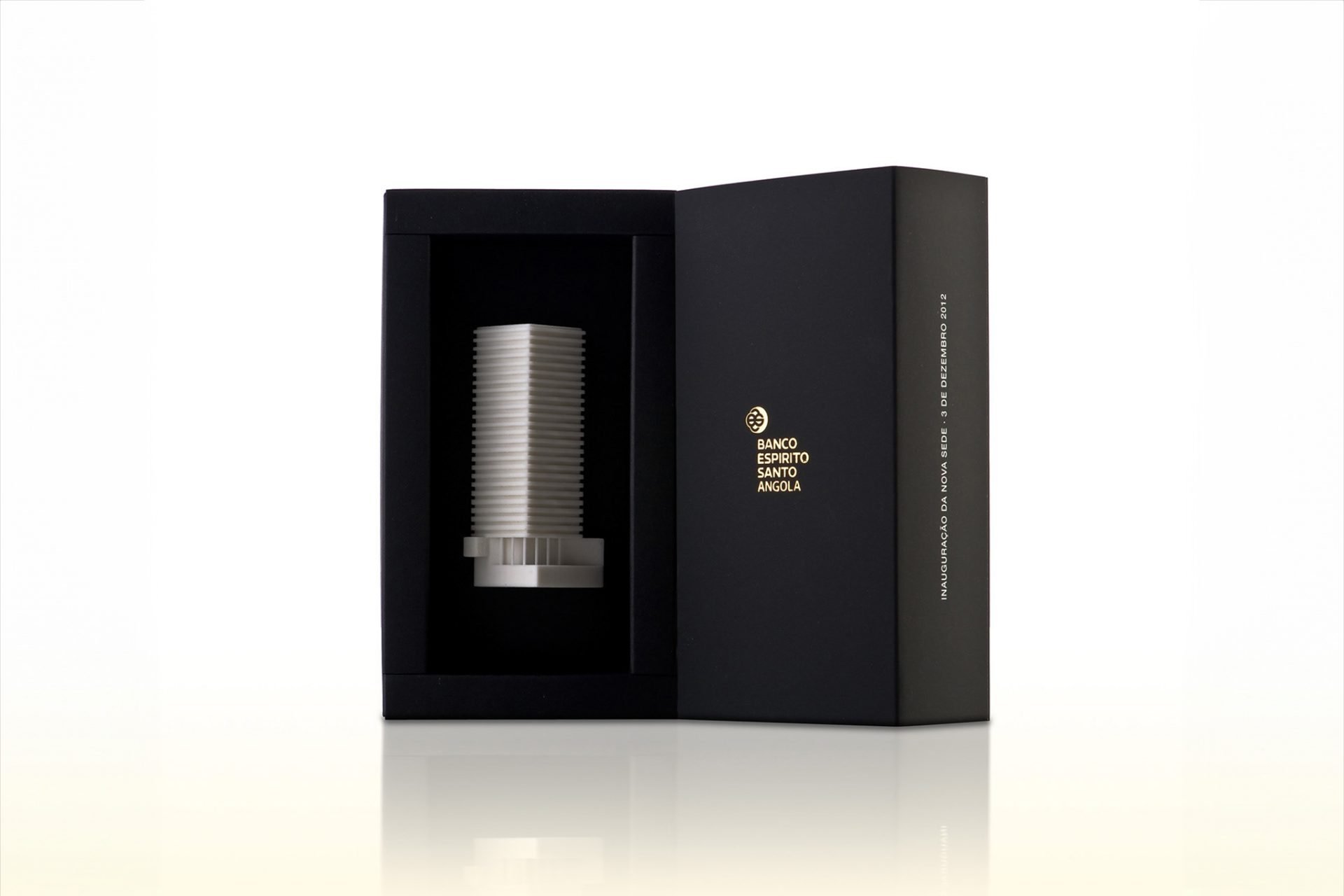 Packaging for a 3D printed piece of the Banco Espirito Santo Angola building